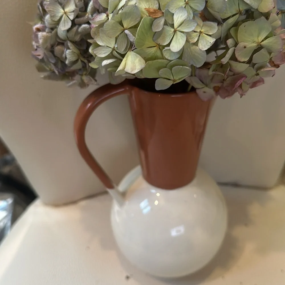 Anthro Amaya Pitcher / Vase NWT Portuguese Pottery -Beautifully Glazed Neutral